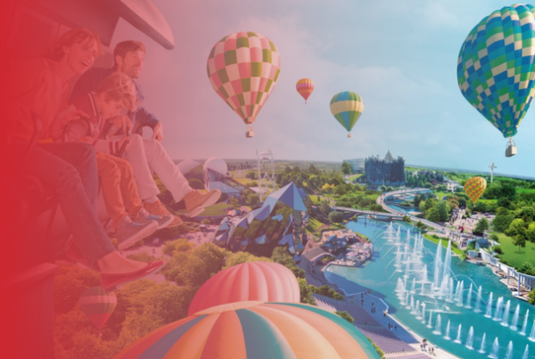 Futuroscope theme park, displaying real-time information and personalized itineraries on a large screen