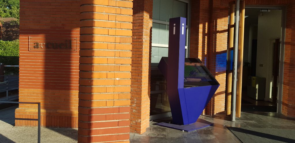 Insep Wayfinding Outdoor kiosk - ViaDirect