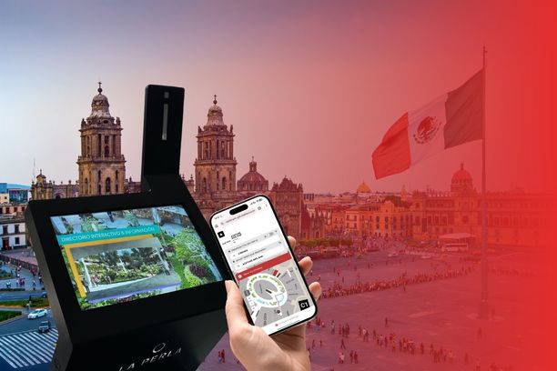 Kiosco interactivo y mapa móvil de ViaDirect para wayfinding digital en México.